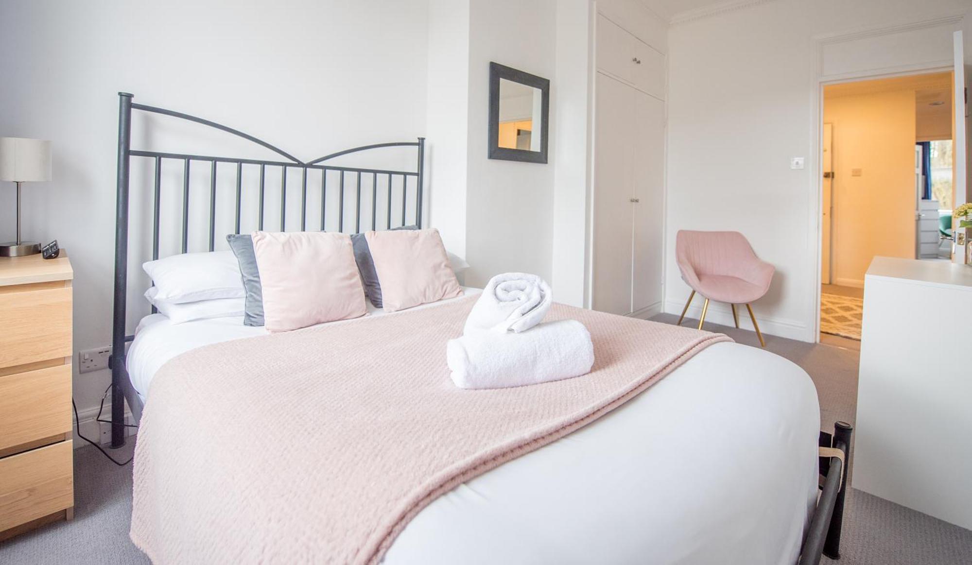 Grosvenor Pad - Lovely 2-Bed Flat - Free On Street Parking Bath Dış mekan fotoğraf